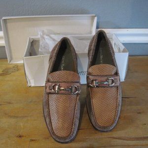 New in Box Steve Harvey Casual Loafers Size 11